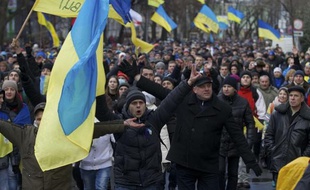 Les Ukrainiens manifestent à Kiev contre l'arrêt des négociations avec l'Union européenne