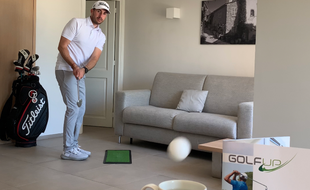 Arnaud Sérié, en pleine démonstration de trickshots sur une vidéo postée sur son compte Instagram.