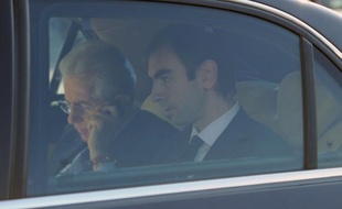 Mario Monti devait devenir officiellement Premier ministre italien mercredi et s'apprêtait à présenter un gouvernement de technocrates tandis que Silvio Berlusconi faisait ses valises, dans le cadre d'une transition ultra-rapide visant à rassurer sur la crédibilité de l'Italie