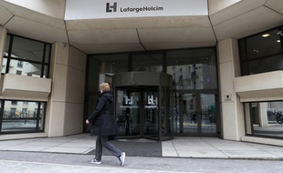 Le siège du groupe franco-suisse Lafarge-Holcim, le 9 mars 2017 à Paris.