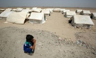 Un camp de déplacés ayant fui les combats à Fallouja en Irak, à Amriyat al-Fallujah le 27 juin 2016