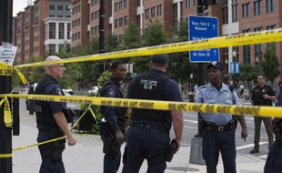 Une fusillade dans un bâtiment de la Navy, à Washington, a fait au moins 12 morts, le 16 septembre 2013.
