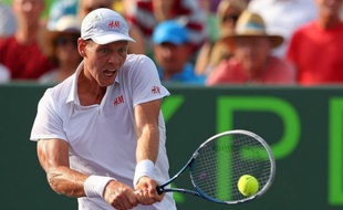 Le N.6 mondial Tomas Berdych a eu très chaud lundi au 3e tour du tournoi de Miami face à Alejandro Falla, 60e mondial, qu'il a fini par battre 2-6, 7-6 (8/6), 6-4.