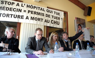 Conférence de presse des parents de maxime Walter mort à l'hôpital. Le 05 01 2010