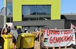 La police interpelle une centaine de militants devant l’usine Eurolinks