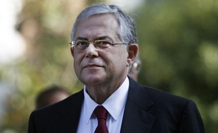 L'ex-vice-président de la BCE et nouveau Premier ministre grec, Lucas Papademos, le 10 novembre 2011, à Athènes.