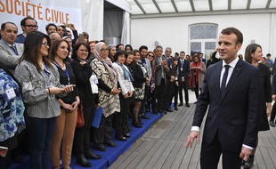 Le président français dans la capitale tunisienne, le 1er février 2018.