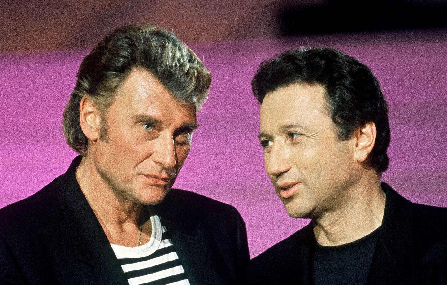 VIDEO. Johnny Hallyday: Michel Drucker au bord des larmes raconte le  martyre du chanteur