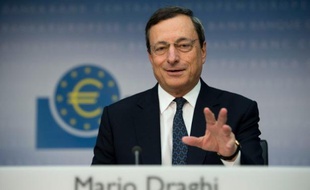 La Banque centrale européenne (BCE) devrait se cantonner à un rôle d'observateur de la crise lors de la réunion de son conseil des gouverneurs jeudi, son programme de rachat de dette des Etats continuant d'offrir un bol d'air à la zone euro.