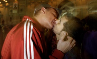 Le Parlement chilien a approuvé l'essentiel d'une législation qui fait un délit spéficique de la discrimination pour orientation sexuelle, dans la foulée d'un crime homophobe qui a secoué le Chili.