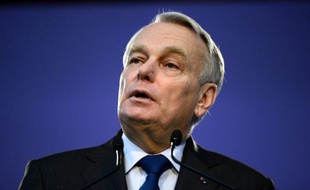 Le Premier ministre Jean-Marc Ayrault se rend au Maroc mercredi et jeudi pour une visite destinée à "donner un nouvel élan" aux relations entre Paris et Rabat qui comprendra la signature d'accords portant sur 300 millions d'euros, à une semaine du voyage de François Hollande en Algérie.