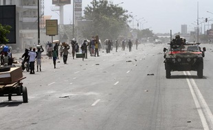 Des soldats français à Abidjan, en Côte d'Ivoire, le 7 avril 2011.
