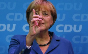Angela Merkel enchaîne un troisième mandat de chancelière pendant 4 ans, après son trimple aux législatives de dimanche 22 septembre 2013.