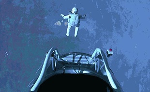 Felix Baumgartner se jette dans le vide, sans s'arrêter