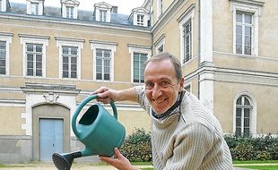 Pour faire pousser son radis géant, Ar Furlukin a besoin d'argent.
