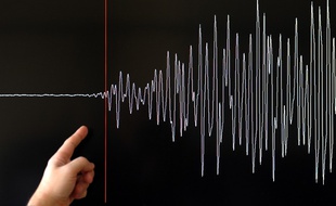 Un sismographe. (illustration)