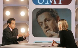 Nicolas Sarkozy, candidat à l'élection présidentielle et Ministre de l'Intérieur est interviewé le 11 mars 2007 par Laurence Ferrari dans son émission «Dimanche Plus» sur Canal+