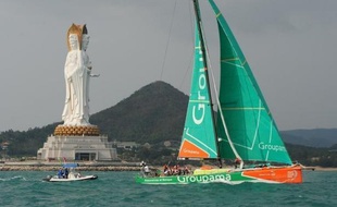 Franck Cammas, le skipper de Groupama 4, s'acheminait jeudi vers une victoire méritée à Auckland (Nouvelle-Zélande) dans la 4e étape de la Volvo Ocean Race, un exploit qu'un seul Français avait réussi avant lui... il y a environ 35 ans.