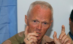 Le Conseil de sécurité de l'ONU se penche sur l'avenir de la mission d'observation en Syrie suspendue en raison de la spirale de violences, après un appel américano-russe à un arrêt immédiat de l'effusion de sang.
