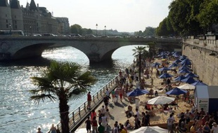 L'édition 2013 de Paris Plages qui s'achève dimanche soir se révèle un cru "exceptionnel en terme de fréquentation", selon la Ville de Paris, qui souligne qu'elle a notamment bénéficié d'une météo particulièrement clémente.