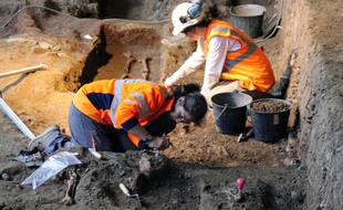De nombreux archéologues de l'Inrap ont travaillé sur le chantier de fouilles du couvent des Jacobins à Rennes.