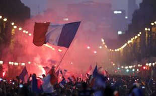 Paris, le 15 juillet 2018. De nombreuses femmes ont dénoncé des faits d'agressions sexuelles subis lors des rassemblements en l'honneur de l'Equipe de France de football.