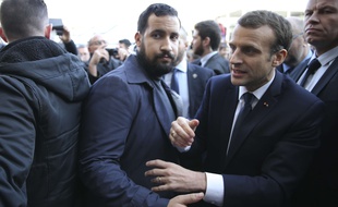 Alexandre Benalla avec Emmanuel Macron, le 24 février 2018.