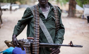 Un soldat des forces anti-gouvernementales le 4 mars 2014 à Malakal