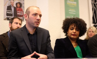 La tête de la liste écologiste Matthieu Theurier, candidat aux élections municipales à Rennes. Ici le 13 décembre 2019 aux côtés de Priscilla Zamord.