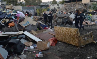 Le plus grand campement de Roms de Marseille, où vivaient entre 300 et 400 personnes selon les sources, a été démantelé lundi matin, tous ses occupants ayant déjà quitté les lieux.