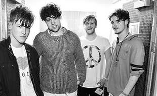 Les membres du groupe britannique Viola Beach
