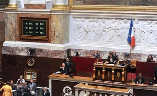Les députés ont étendu à des entreprises non cotées en Bourse comptant plus de 250 salariés l'obligation existant pour certaines de plus de 500 salariés de compter 40% de représentants de chaque sexe dans leurs instances dirigeantes