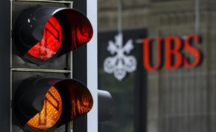 UBS France a été accusée lundi devant les Prudhommes de Paris d'avoir "pillé la France" par l'avocat d'une ex-salariée qui dit avoir été harcelée moralement après avoir refusé de détruire des documents susceptibles de démontrer un système d'évasion fiscale.