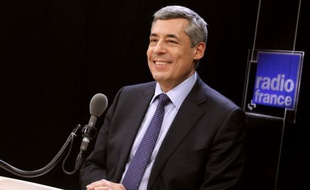 Henri Guaino, ex-plume de Nicolas Sarkozy et candidat à la présidence de l'UMP, a demandé mardi de laisser l'ancien chef de l'Etat "en dehors de tout cela", assurant ne bénéficier d'aucune "bénédiction" dans sa démarche.