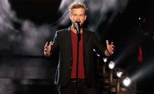Théophile Renier, candidat de la saison 8 de «The Voice», a été agressé.