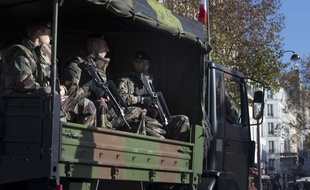 Des militaires français à Paris le 15 novembre 2015.