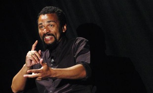 Plus de sept Français sur dix (71%) ont une mauvaise opinion de Dieudonné, une image négative qui se retrouve aussi bien chez les sympathisants de gauche, de l'UMP comme du FN, selon un sondage Ifop pour Metronews rendu public vendredi.