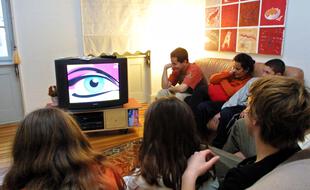 Les téléspectateurs de « Loft Story », il y a 20 ans.