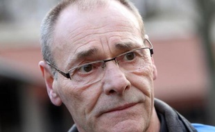 Vingt-sept ans après le meurtre de Nelly Haderer près de Nancy, un homme définitivement acquitté dans cette affaire est mis en cause par un échantillon d'ADN, un coup de théâtre qui soulève de nombreuses questions.