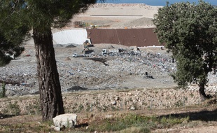 La décharge peut enfouir chaque année 250 000 tonnes de déchets non dangereux.