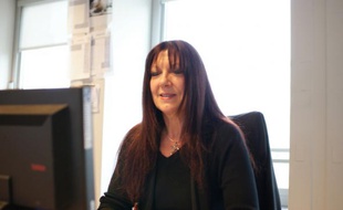 Marylène Patou-Mathis répond aux questions des internautes lors dun chat autour du film "Ao" lors d'un chat à la rédaction le 28 septembre 2010