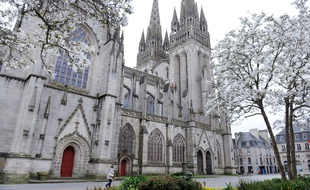 Illustration de la cathédrale Saint-Corentin à Quimper.
