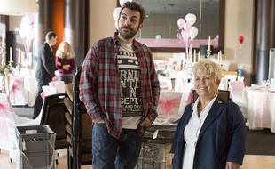 Laurent Ournac et Mimie Mathy dans le cross over entre leurs séries respectives, Joséphine ange gardien et Camping Paradis