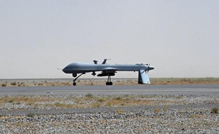 Huit membres du réseau Al-Qaïda ont été tués dans deux attaques menées par des drones, probablement américains, jeudi au Yémen, portant à sept les attaques du genre dans ce pays depuis fin juillet, ont indiqué des responsables tribaux.