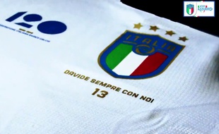Le nom de Davide Astori sera sur le maillot de l'équipe nationale italienne lors du match face à l'Argentine, le 23 mars 2018.