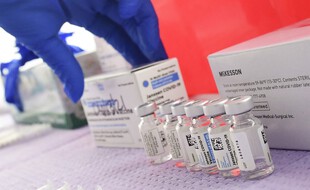Des doses de vaccin Johnson & Johnson contre le coronavirus à Los Angeles, le 25 mars 2021.