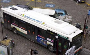 Un bus de la société Transpele à Lille en mai 2009.