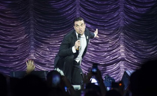 Le chanteur britannique Robbie Williams sur scène à Londres en juillet 2014.