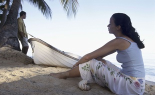 Un couple après une dispute sur la plage (photo d'illustration).