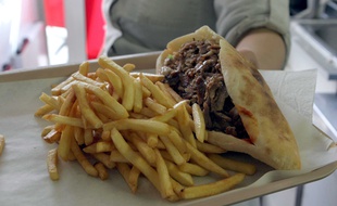 Illustration d'un kebab à emporter.